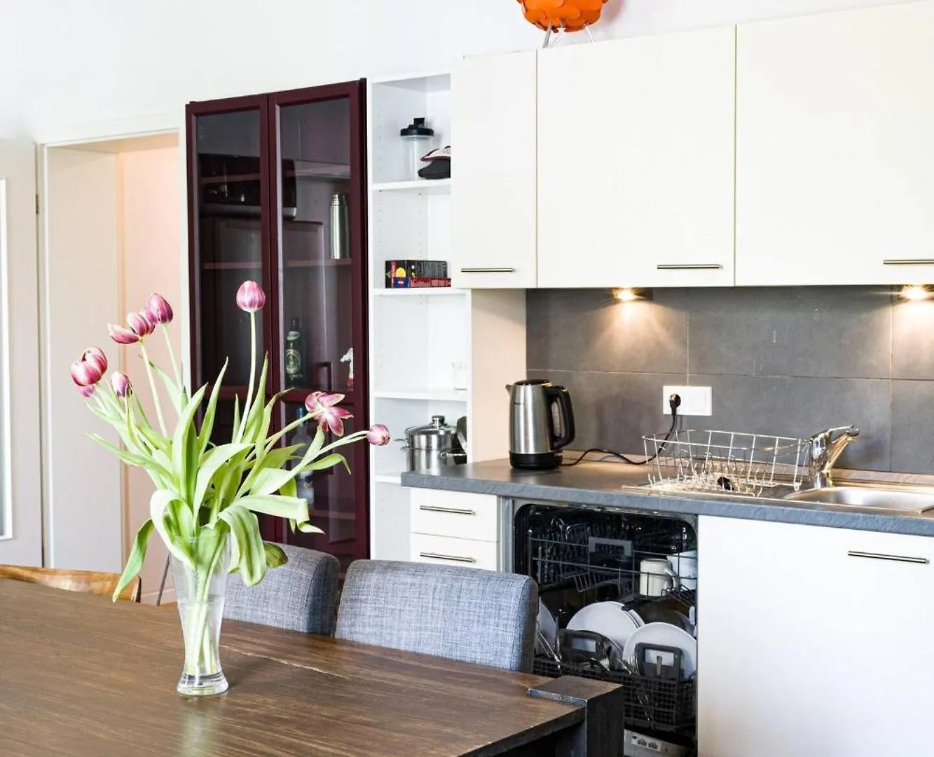 Zentrales Zimmer, Naehe Oktoberfest, Bett Und Schlafcouch Apartment Munich