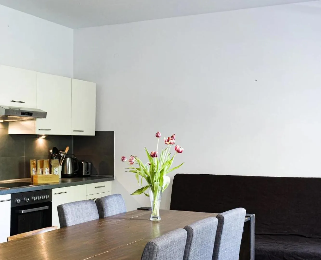 Zentrales Zimmer, Naehe Oktoberfest, Bett Und Schlafcouch Lejlighed München