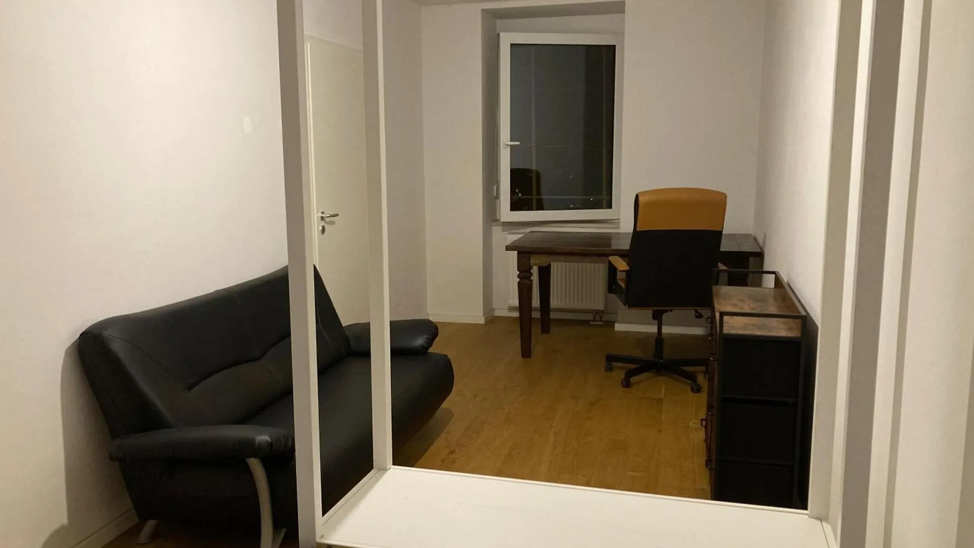 Zentrales Zimmer, Naehe Oktoberfest, Bett Und Schlafcouch Lejlighed München