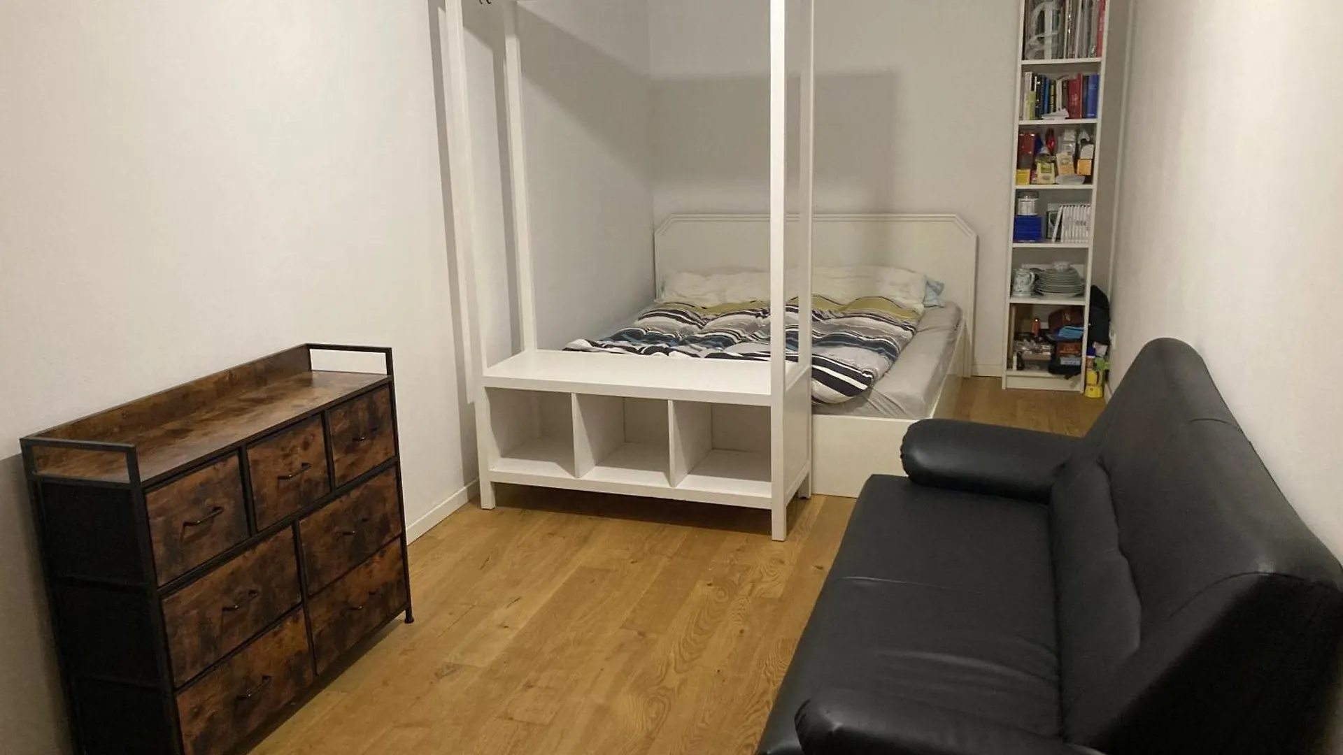 Zentrales Zimmer, Naehe Oktoberfest, Bett Und Schlafcouch Lejlighed München Tyskland